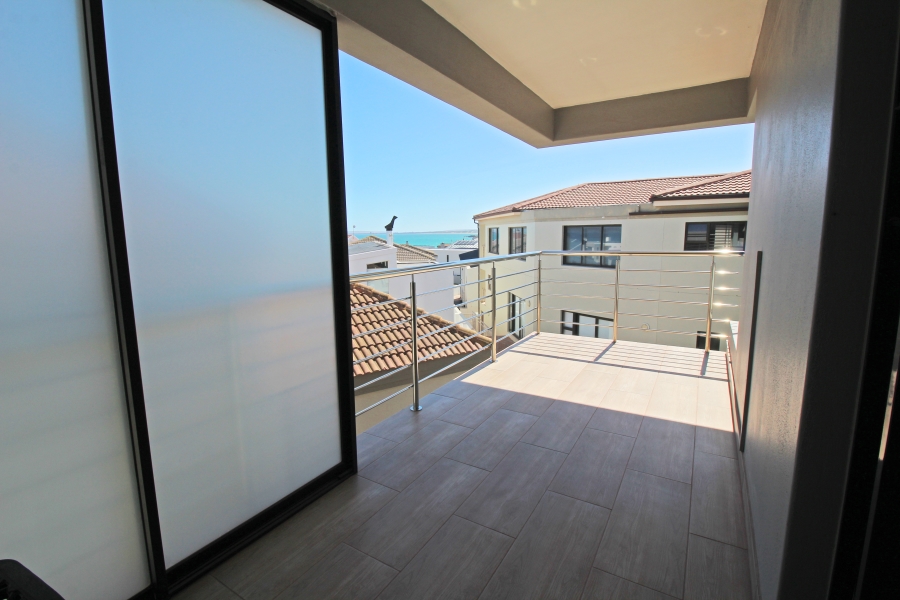 4 Bedroom Property for Sale in Calypso Beach Western Cape